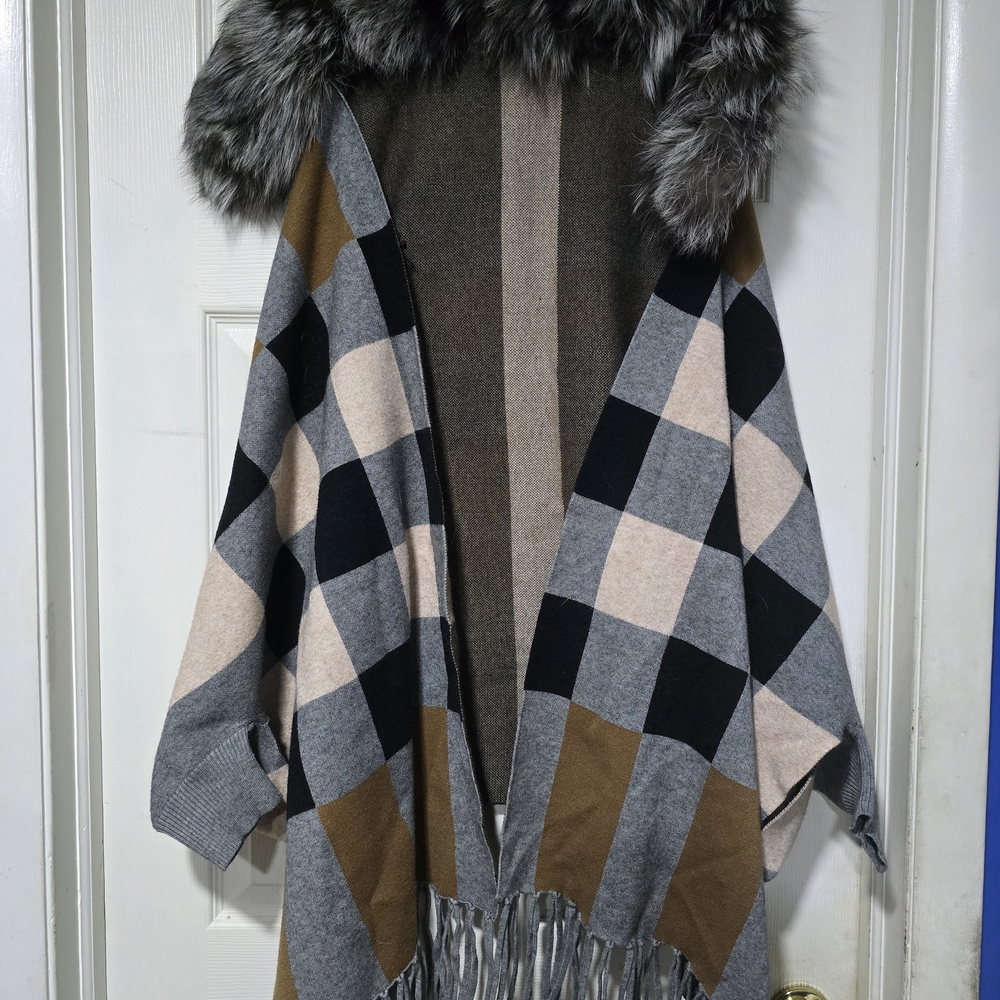 Stylish Women's Checkered Vest with Faux Fur Collar